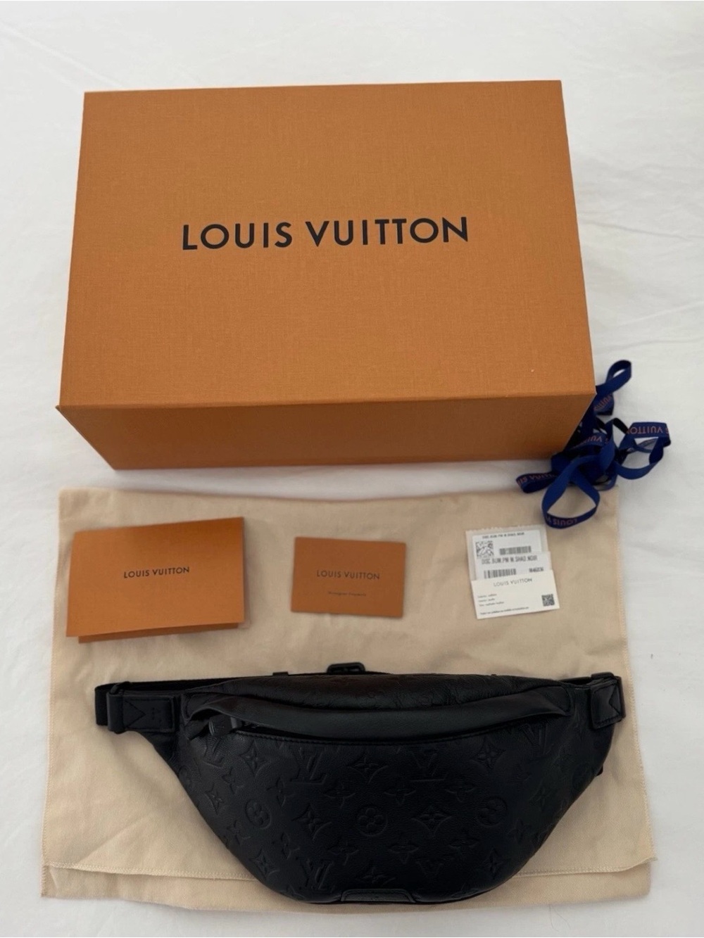 Louis Vuitton Discovery Bum Bag PM Shadow Noir Black Embossed Leather Used once!